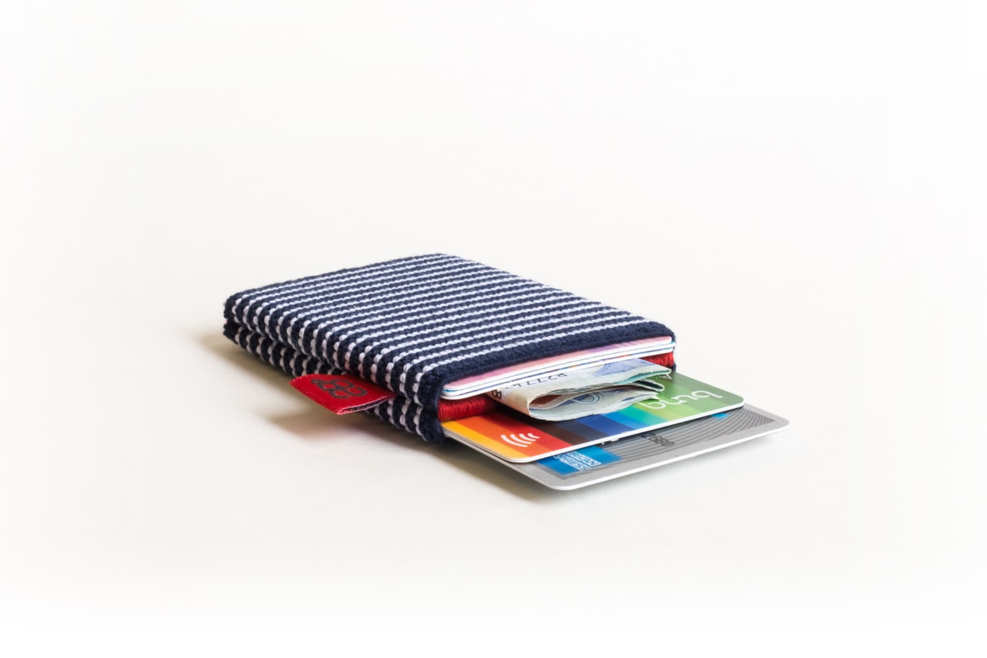 Nº6 portemonnee in marineblauw, vooraanzicht